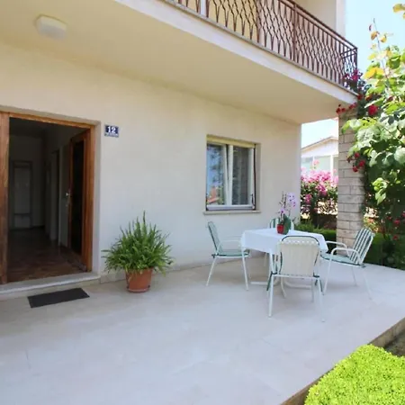 Tino Mit Garten In Strandnaehe By Interhome Apartmán